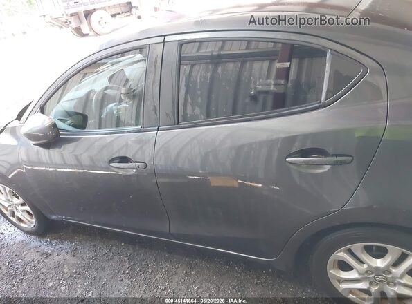 3MYDLBYV6HY153392 2017 TOYOTA YARIS IA Gray Vista interior de 360 grados