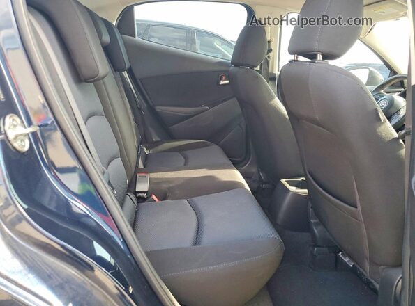 3MYDLBYV6HY176204 2017 TOYOTA YARIS Синий Вид задних сидений