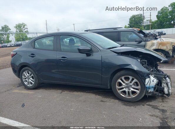 3MYDLBYV6HY184593 2017 TOYOTA YARIS IA Gray Սալոնի 360 աստիճան տեսք