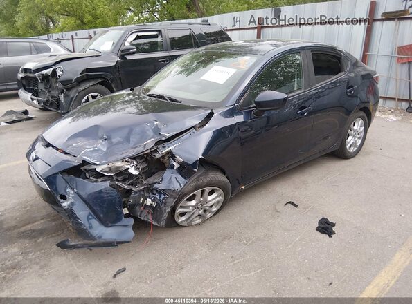 3MYDLBYV6HY186148 2017 TOYOTA YARIS IA Blue წინა მარცხენა ხედი სამი მეოთხედიდან