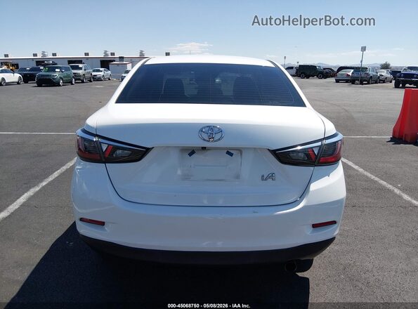3MYDLBYV6HY190619 2017 TOYOTA YARIS IA White 