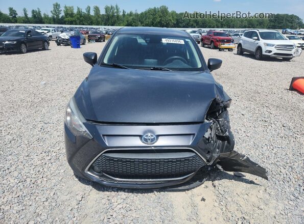 3MYDLBYV6KY513350 2019 TOYOTA YARIS Gray Вид спереду