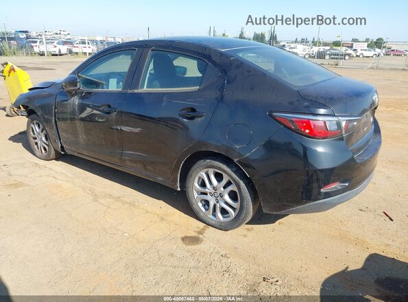 3MYDLBYV7JY310692 2018 TOYOTA YARIS IA Черный Задняя левая четверть