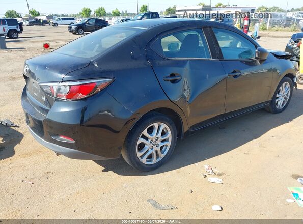 3MYDLBYV7JY310692 2018 TOYOTA YARIS IA Черный Задняя правая четверть