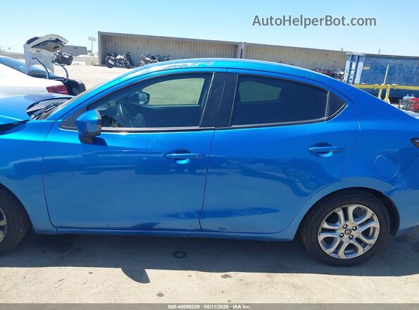 3MYDLBYV7JY311566 2018 TOYOTA YARIS IA Blue Սալոնի 360 աստիճան տեսք