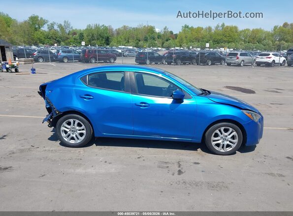3MYDLBYV7JY329579 2018 TOYOTA YARIS IA Blue Vista interior trasera