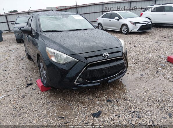 3MYDLBYV7KY514412 2019 TOYOTA YARIS Black Widok z przodu