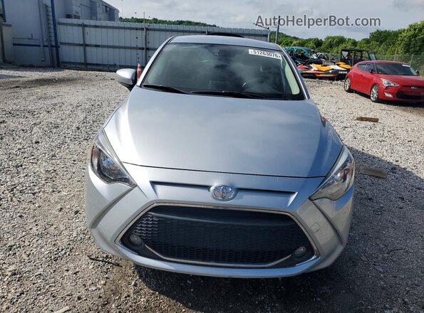 3MYDLBYV7KY521733 2019 TOYOTA YARIS Silver Vista frontal