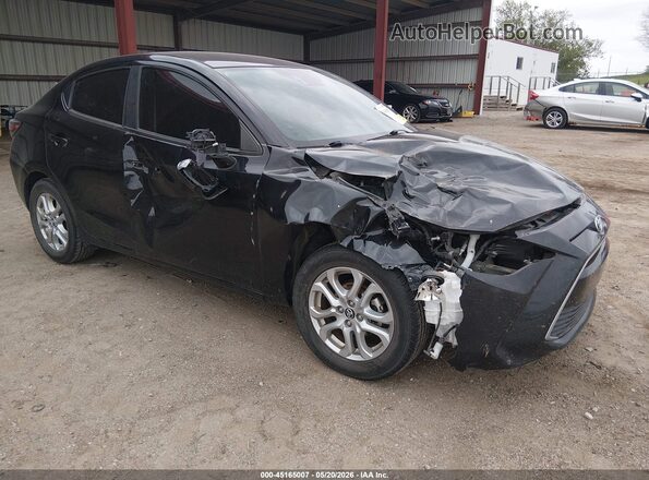 3MYDLBYV8HY155113 2017 TOYOTA YARIS IA Black წინა ხედი