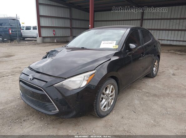 3MYDLBYV8HY155113 2017 TOYOTA YARIS IA Black წინა მარცხენა ხედი სამი მეოთხედიდან