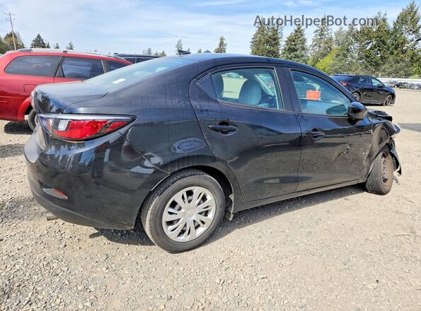 3MYDLBYV8KY522776 2019 TOYOTA YARIS Черный Задняя правая четверть