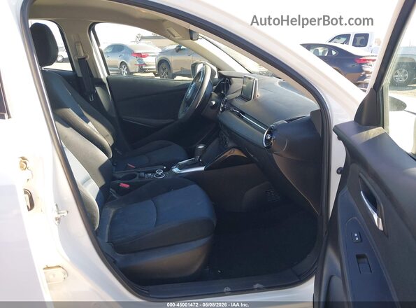 3MYDLBYV9HY163883 2017 TOYOTA YARIS IA White 