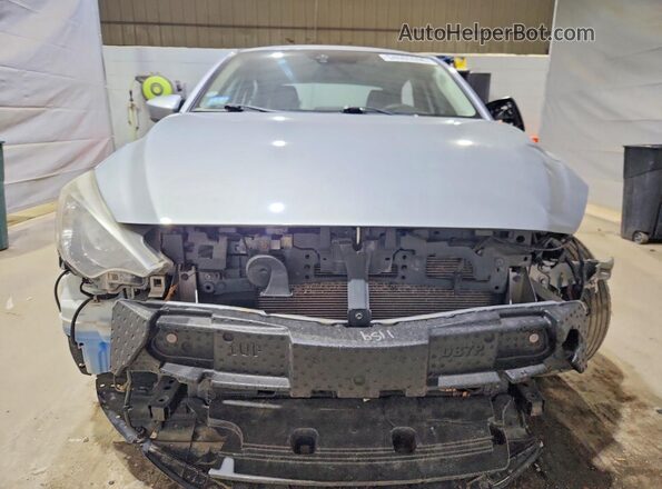 3MYDLBYV9HY188590 2017 TOYOTA YARIS Серебряный Вид спереди
