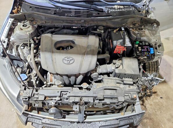 3MYDLBYV9HY188590 2017 TOYOTA YARIS Серебряный Вид задней части салона