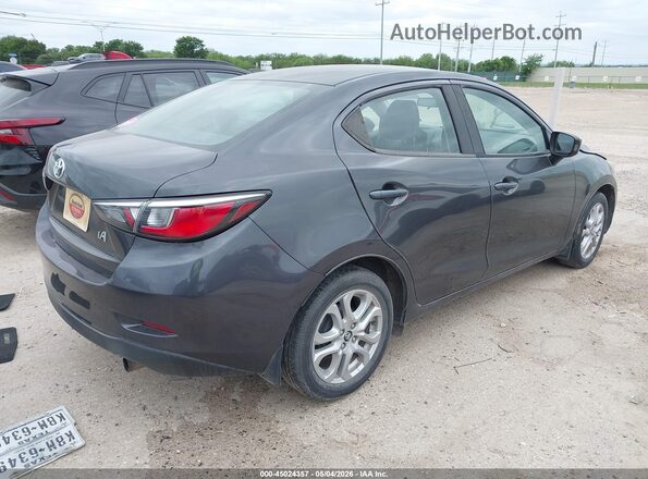 3MYDLBYV9HY192946 2017 TOYOTA YARIS IA Black Задня права чверть