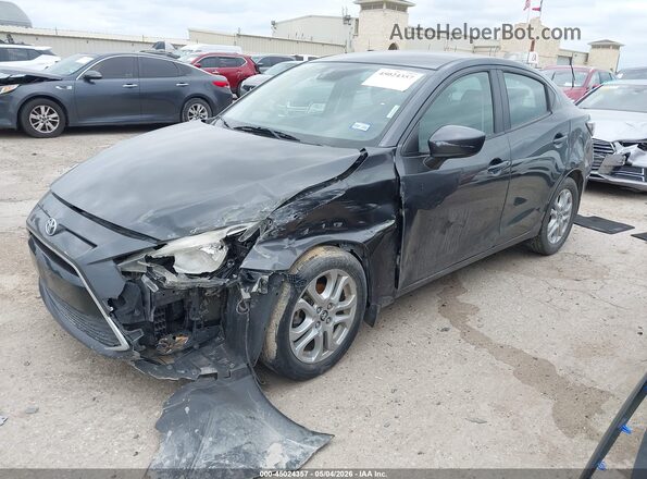 3MYDLBYV9HY192946 2017 TOYOTA YARIS IA Black Передня ліва чверть