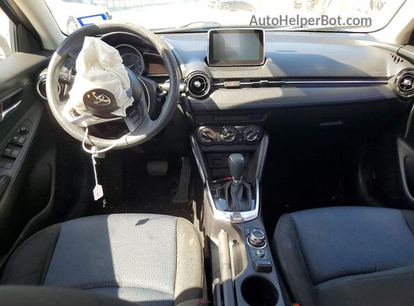 3MYDLBYV9JY313349 2018 TOYOTA YARIS Blue 