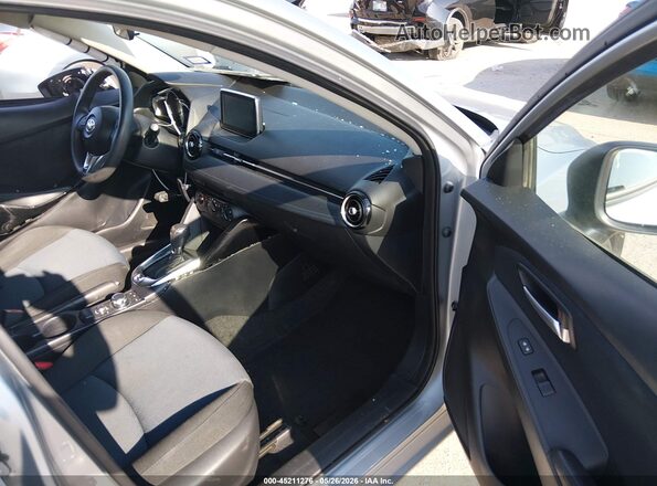 3MYDLBYV9JY314615 2018 TOYOTA YARIS IA Silver Սալոնի դիմացի տեսք