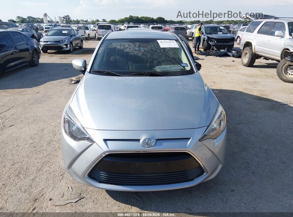 3MYDLBYV9JY314615 2018 TOYOTA YARIS IA Silver Սարքավորումների վահանակի տեսք