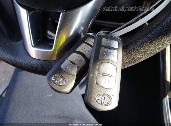 3MYDLBYV9JY314615 2018 TOYOTA YARIS IA Silver Առջևի վահանակի տեսք