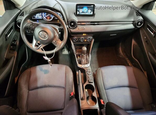 3MYDLBYV9JY321760 2018 TOYOTA YARIS Silver 