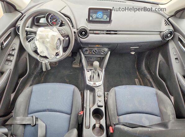 3MYDLBYVXHY175489 2017 TOYOTA YARIS Silver 