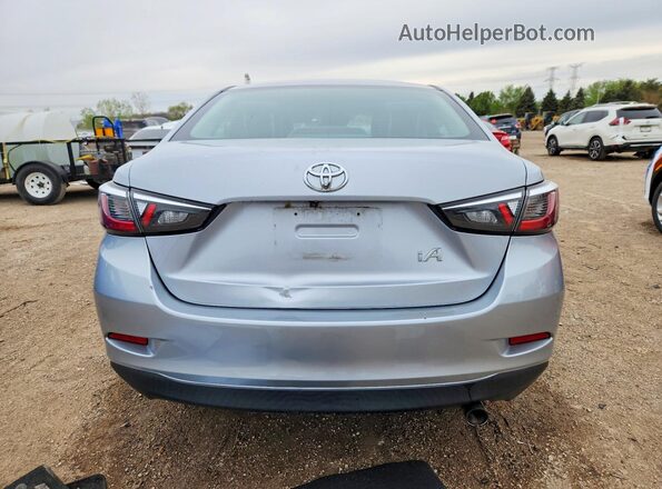 3MYDLBYVXHY175489 2017 TOYOTA YARIS Silver 