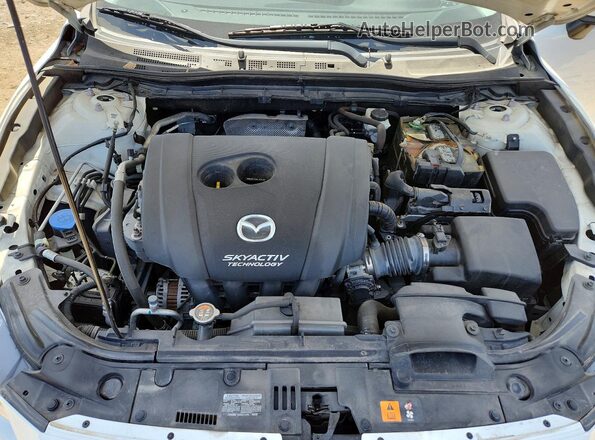 3MZBN1L32JM268565 2018 MAZDA 3 White 