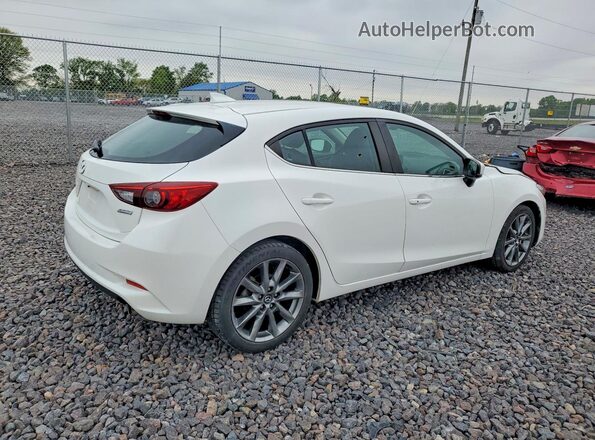 3MZBN1L33JM223991 2018 MAZDA 3 White Rear right