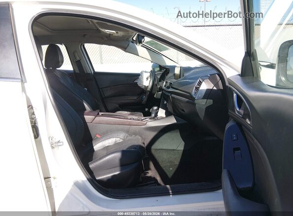 3MZBN1M31JM217394 2018 MAZDA 3 White Widok wnętrza z przodu