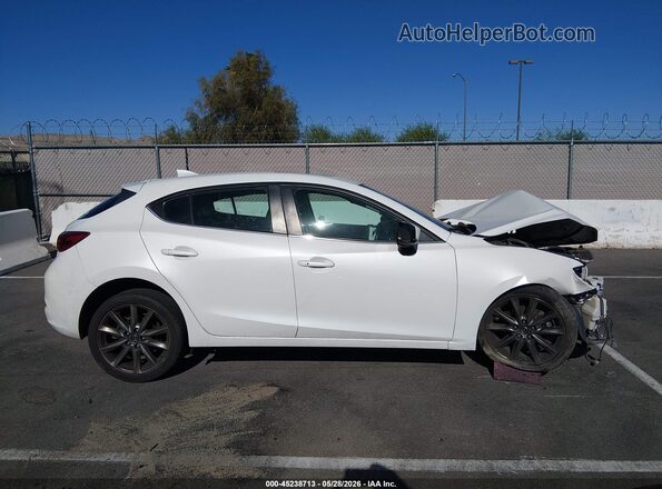 3MZBN1M31JM217394 2018 MAZDA 3 White Widok wnętrza 360 stopni