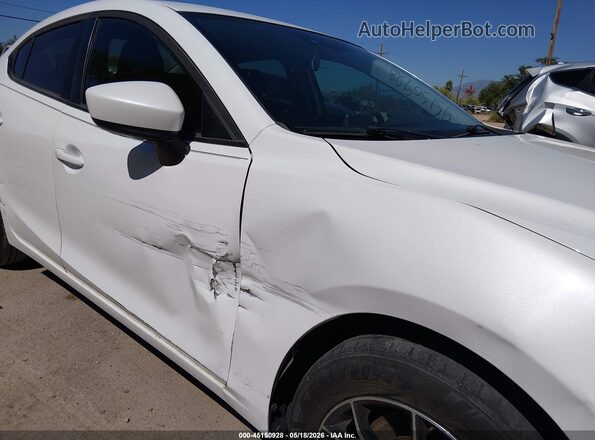 3MZBN1U71HM125831 2017 MAZDA 3 White 