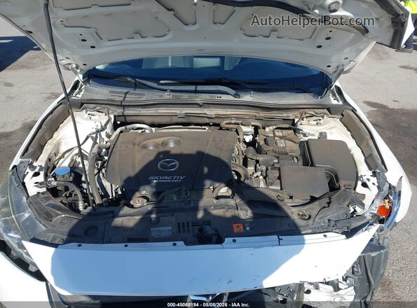 3MZBN1U74JM198357 2018 MAZDA 3 White უკანა ხედი