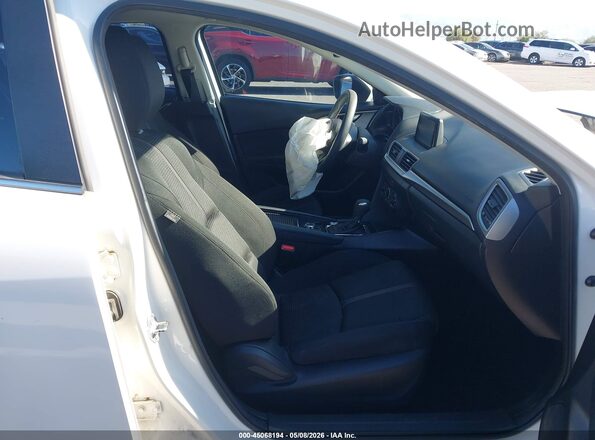 3MZBN1U74JM198357 2018 MAZDA 3 White წინა სალონის ხედი