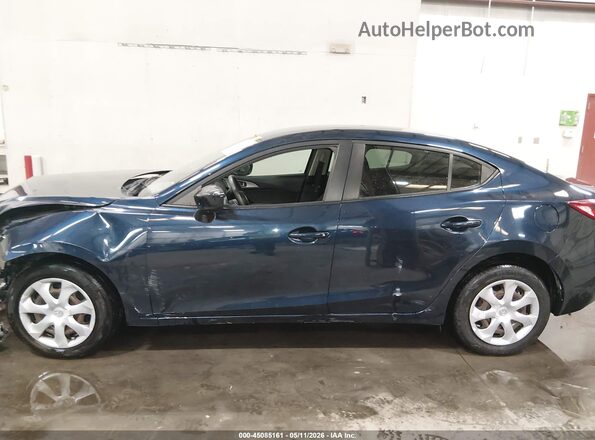 3MZBN1U75JM174133 2018 MAZDA 3 Blue Вид задньої частини салону