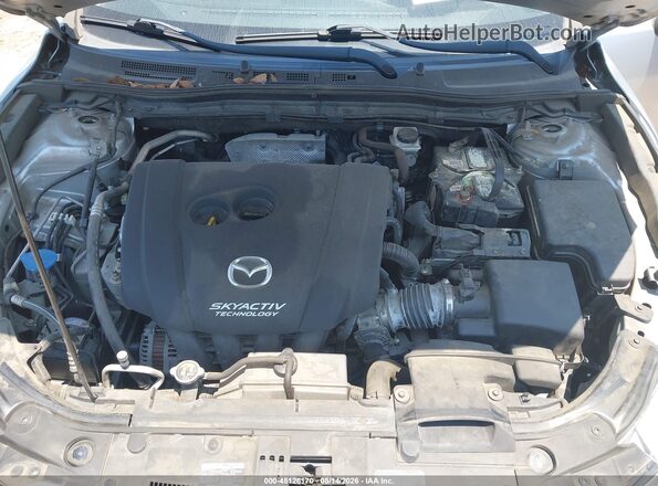 3MZBN1V34JM200815 2018 MAZDA 3 Silver Widok z tyłu