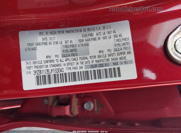 3MZBN1V35JM183040 2018 MAZDA 3 Red Widok komory silnika