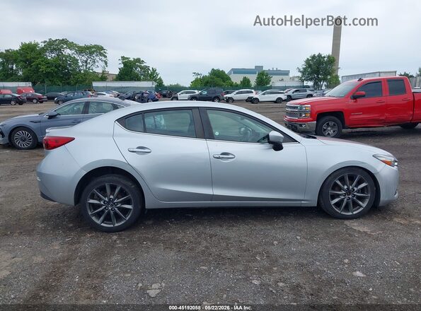 3MZBN1V3XJM207767 2018 MAZDA 3 Silver Vista interior trasera