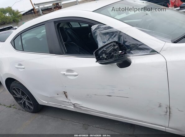 3MZBN1V77HM109566 2017 MAZDA 3 White Вид задньої частини салону