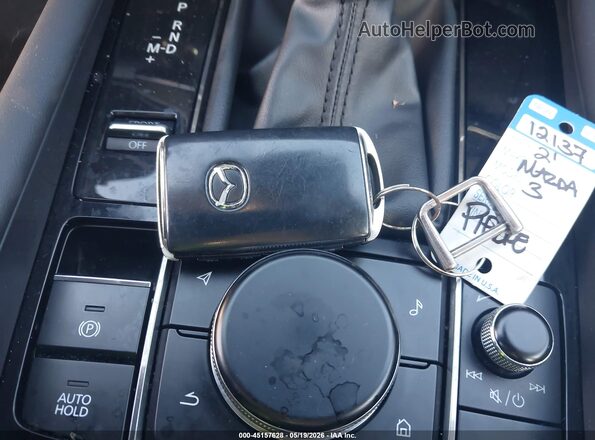 3MZBPBEY2MM252590 2021 MAZDA 3 Красный Вид панели приборов