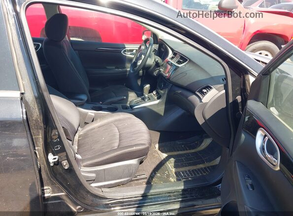 3N1AB7AP0JL634113 2018 NISSAN SENTRA Gray Front interior view