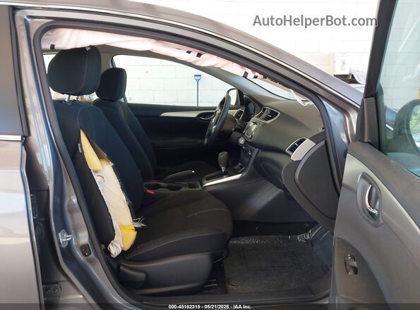 3N1AB7AP0JY315149 2018 NISSAN SENTRA Серый Вид салона спереди
