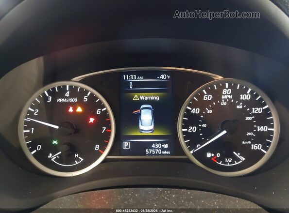3N1AB7AP1JY236167 2018 NISSAN SENTRA Silver Widok tylnych siedzeń