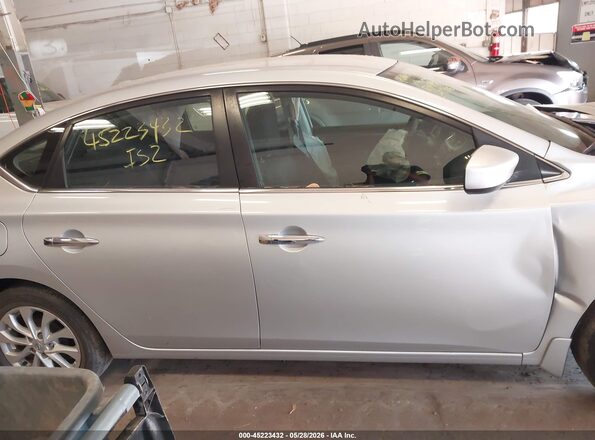 3N1AB7AP1JY236167 2018 NISSAN SENTRA Silver Widok wnętrza z tyłu