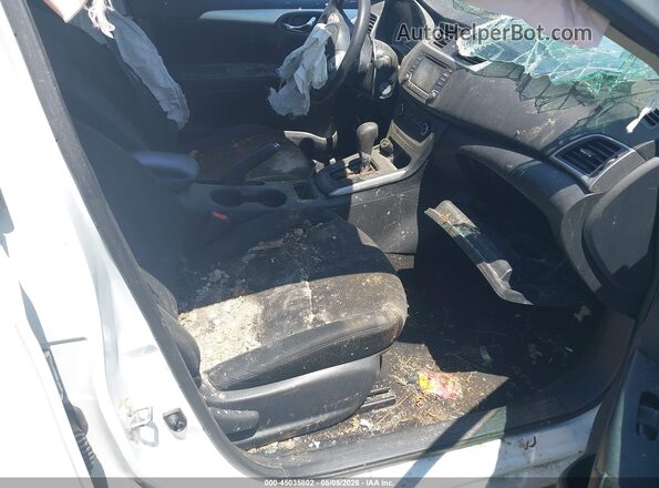 3N1AB7AP1JY339928 2018 NISSAN SENTRA Белый Вид салона спереди