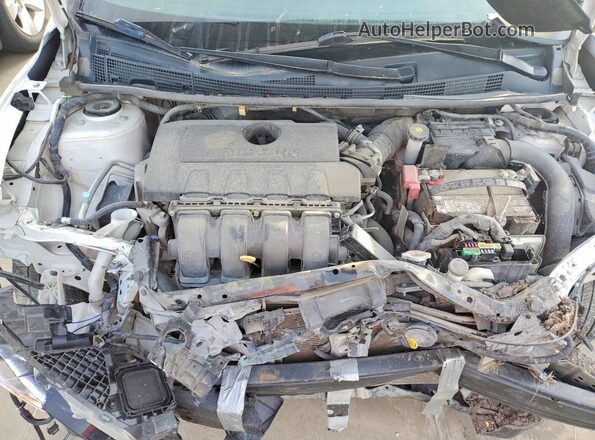 3N1AB7AP2GY273611 2016 NISSAN SENTRA White Rear interior view