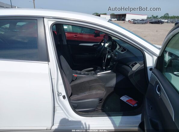 3N1AB7AP3JY344533 2018 NISSAN SENTRA White Вид салону спереду