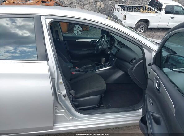 3N1AB7AP3KY249018 2019 NISSAN SENTRA Silver Вид салону спереду
