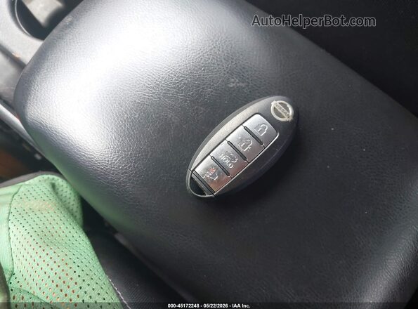 3N1AB7AP4HY307369 2017 NISSAN SENTRA Dark Blue Вид панели приборов
