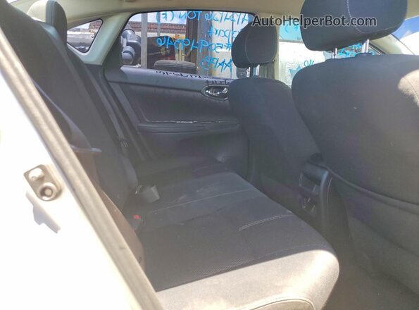 3N1AB7AP4JY225308 2018 NISSAN SENTRA Silver Հետևի նստատեղերի տեսք
